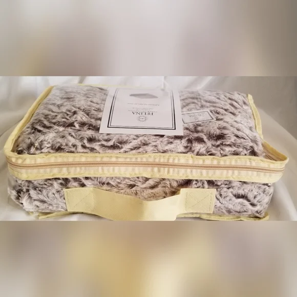 ANIMAL PRINT FELINA FAUX FUR LUXURY THROW - 50" X 70" - BRAND NEW!! - Picture 3 of 6